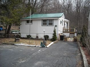 216 Lakeshore Dr, Hewitt, NJ