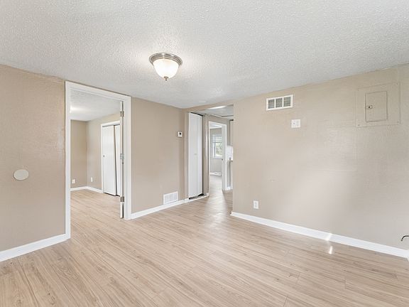 5th image of 3815 N Michigan Ave