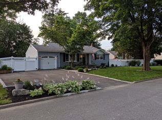 4 Whitebirch Ave, Pompton Plains, NJ 07444