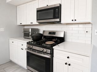 3340 W Bryn Mawr Ave #2R, Chicago, IL 60659