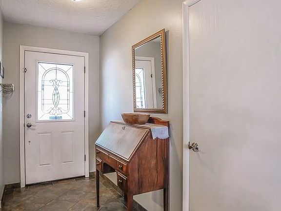 3rd image of 2405 Mesa St