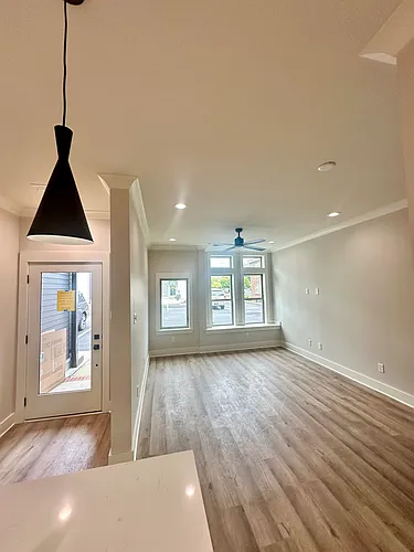 15 Vine St NE #15 Photo 1