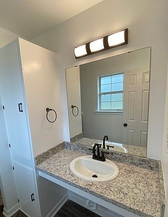 4th image of 3139 Parish Cemetery Rd Suite 1