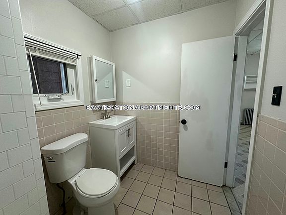 5th image of 104 Falcon St Floor 1