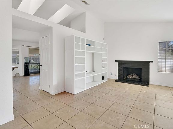 3rd image of 661 N Larch Ave