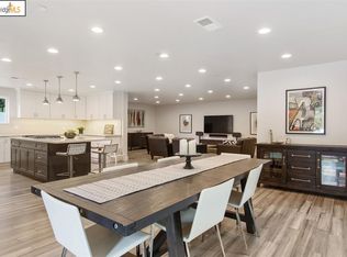 6007 Valley View Rd, Oakland, CA 94611