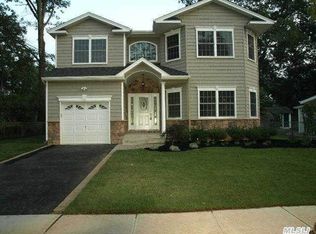 2145 Beech St, Wantagh, NY 11793