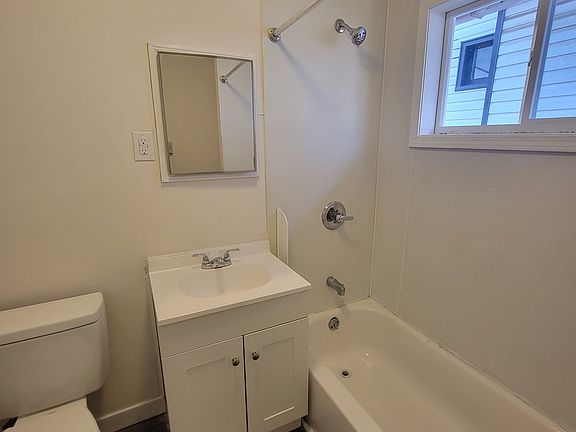 4th image of 2315 Hiawatha Ave