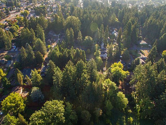 4th image of 325 SE 24th Ave