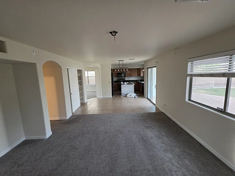 563 E Angeline Ave — Photo 6
