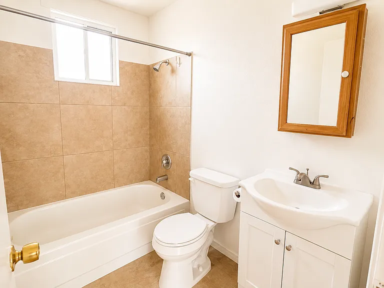 1029 Litch Ct — Photo 5