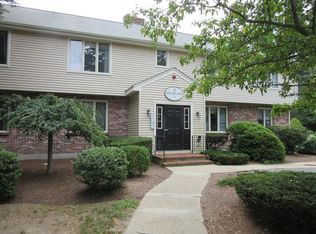2 Hilltop Ln APT 1, South Easton, MA 02375
