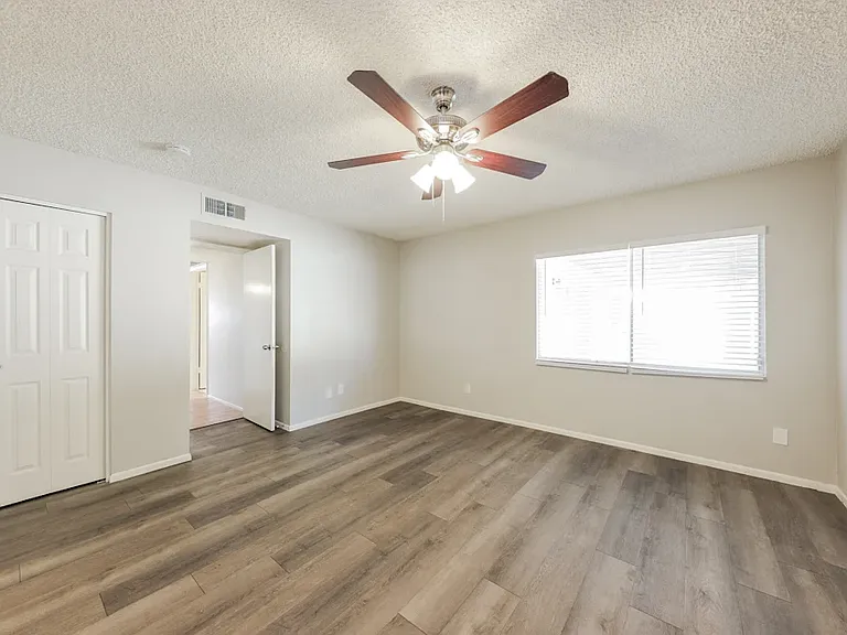 6622 W Mary Jane Ln — Photo 4