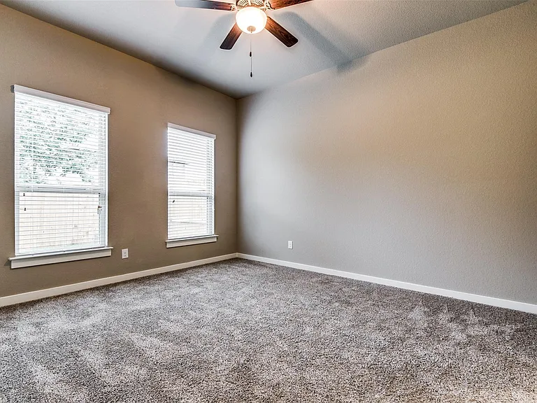 202 Oakcrest #A — Photo 6