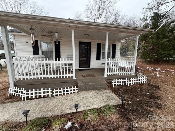 1044 Pine Ridge Rd, Chester, SC 29706