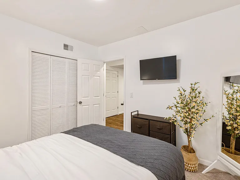 1181 Davis Ave — Photo 34