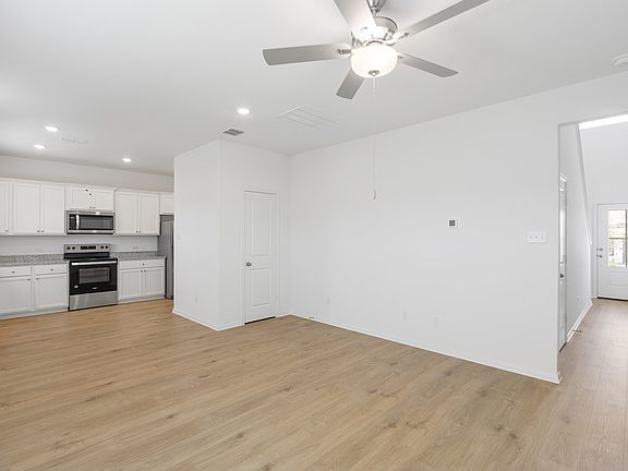 Spacious family room and kitchen