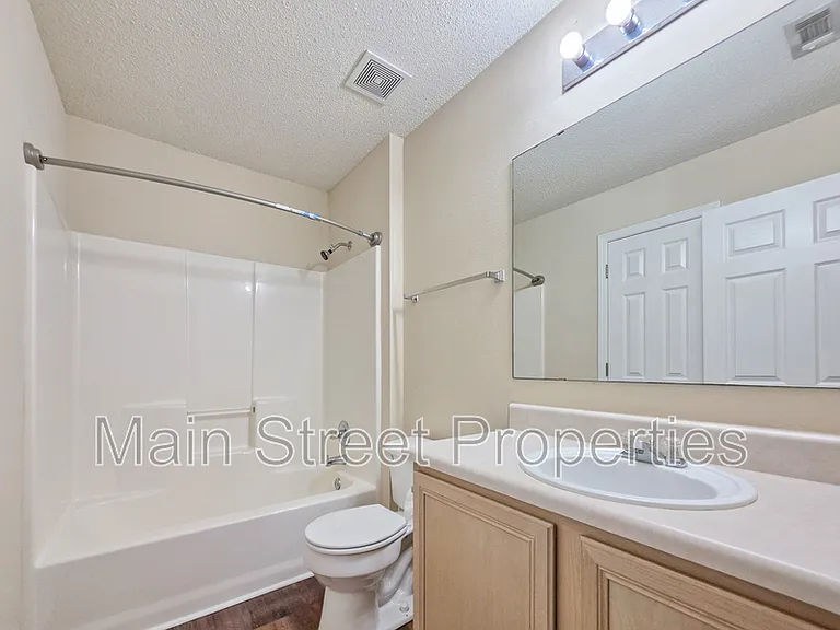 1057 Freeboard Blvd — Photo 23