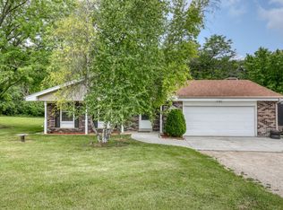 3670 Neuburg Ct, Hubertus, WI 53033