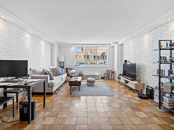 3rd image of 345 E 93rd St APT 30K