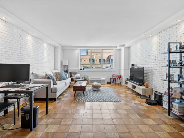 345 East 93rd Street image 2 of 13