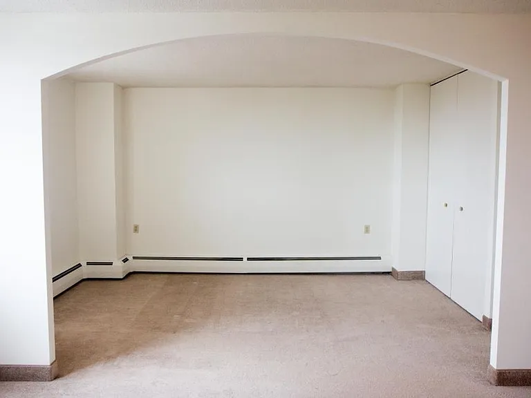 Rivergate Apartments — Photo 18