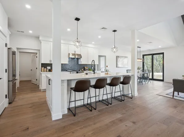 31 Trails Edge Road, Windham, NH 03053