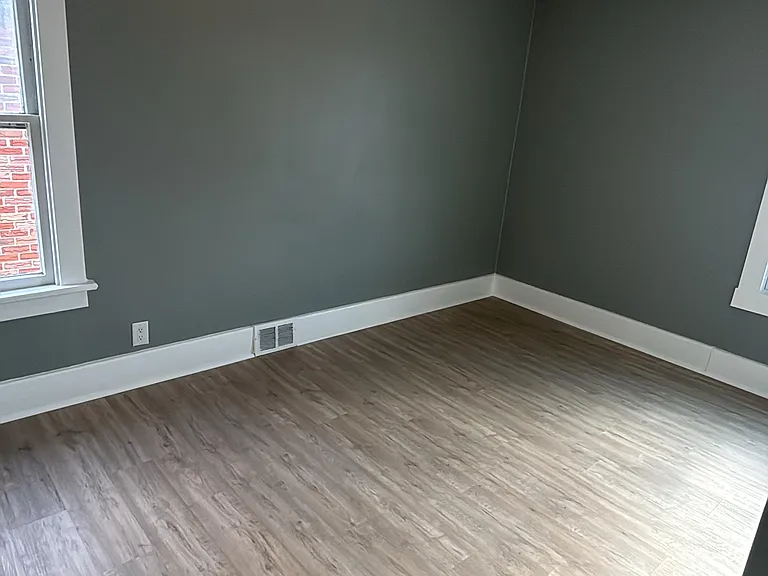 299 Nassau Ave #1 — Photo 7