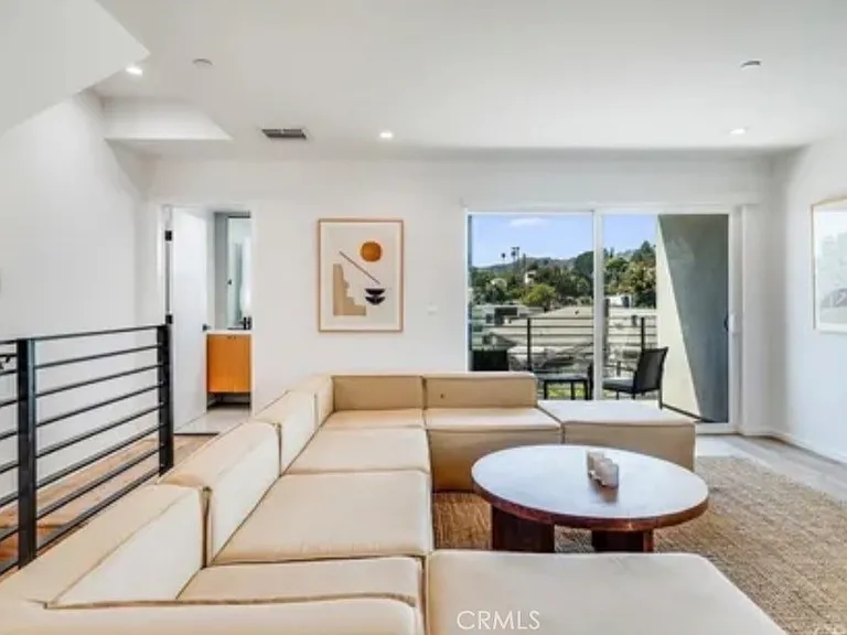 1943 Carmen Ave #1945 — Photo 5