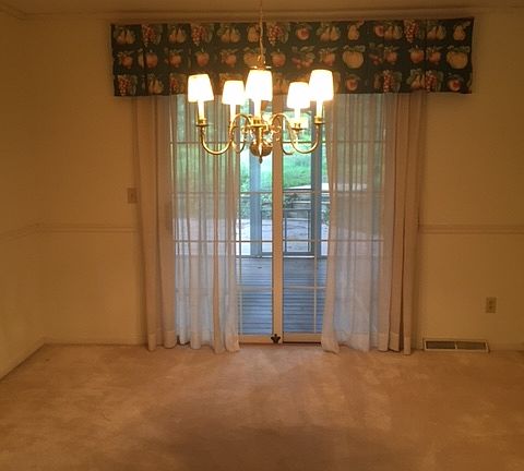 4th image of 2006 S Sussex Dr