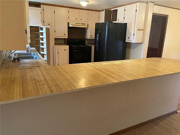 3rd image of 18108 Woodhill Dr