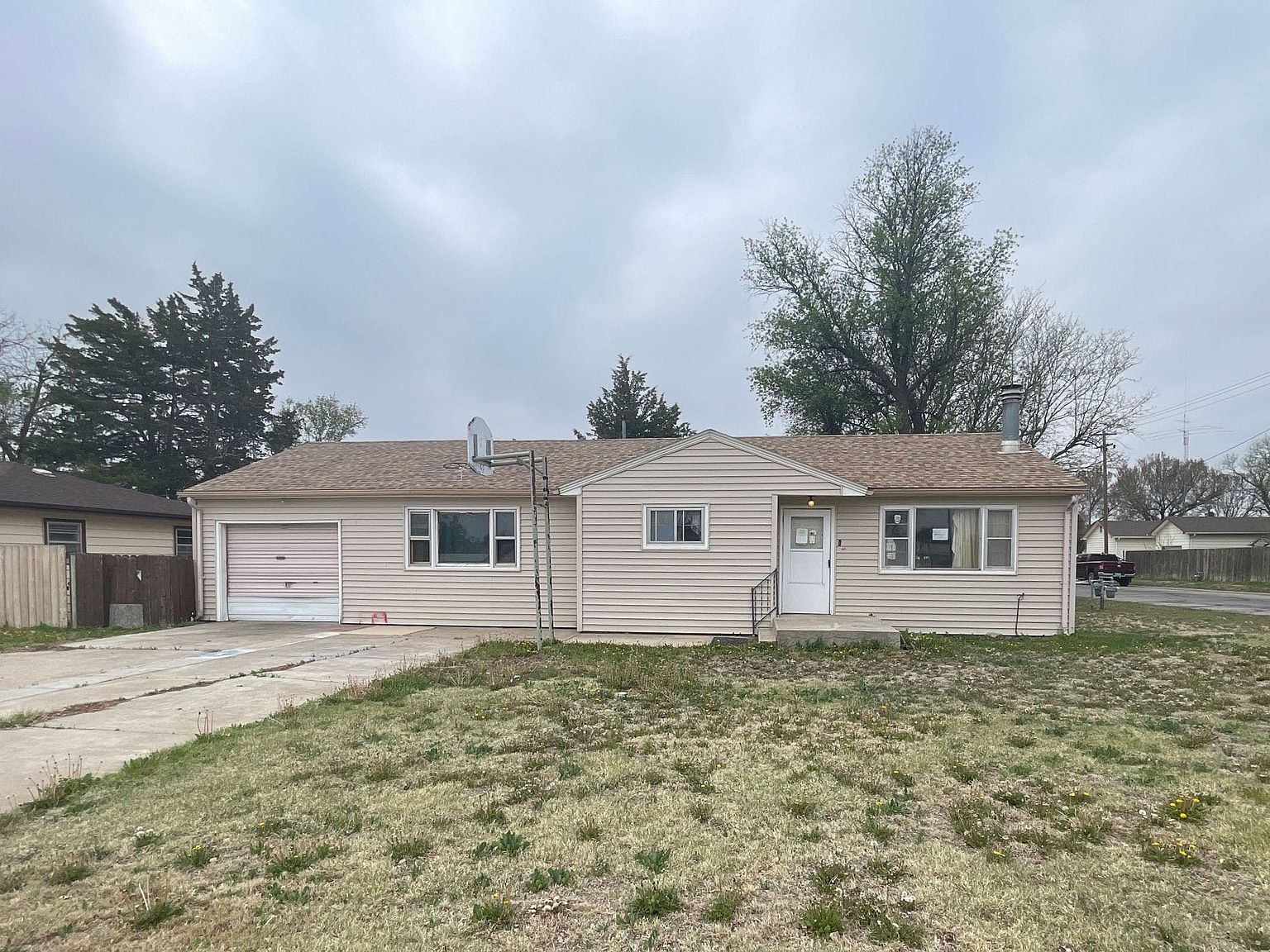 721 W Walnut St, Hill City, KS 67642 Zillow