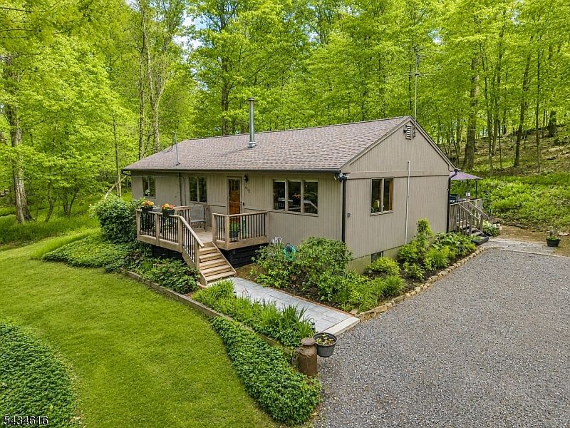 1st image of 616 Woodglen Rd