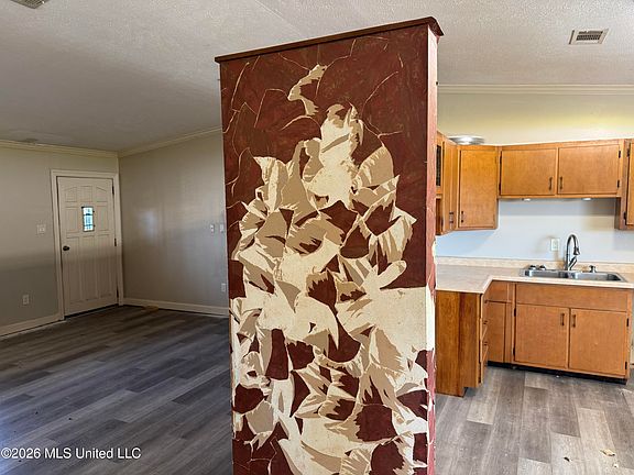 3rd image of 655 Ralde Cir
