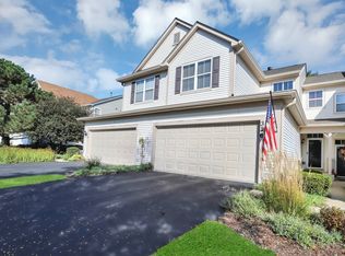 318 Tower Hill Dr, St Charles, IL 60175
