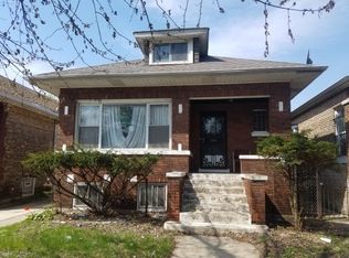 8732 S Saginaw Ave, Chicago, IL 60617