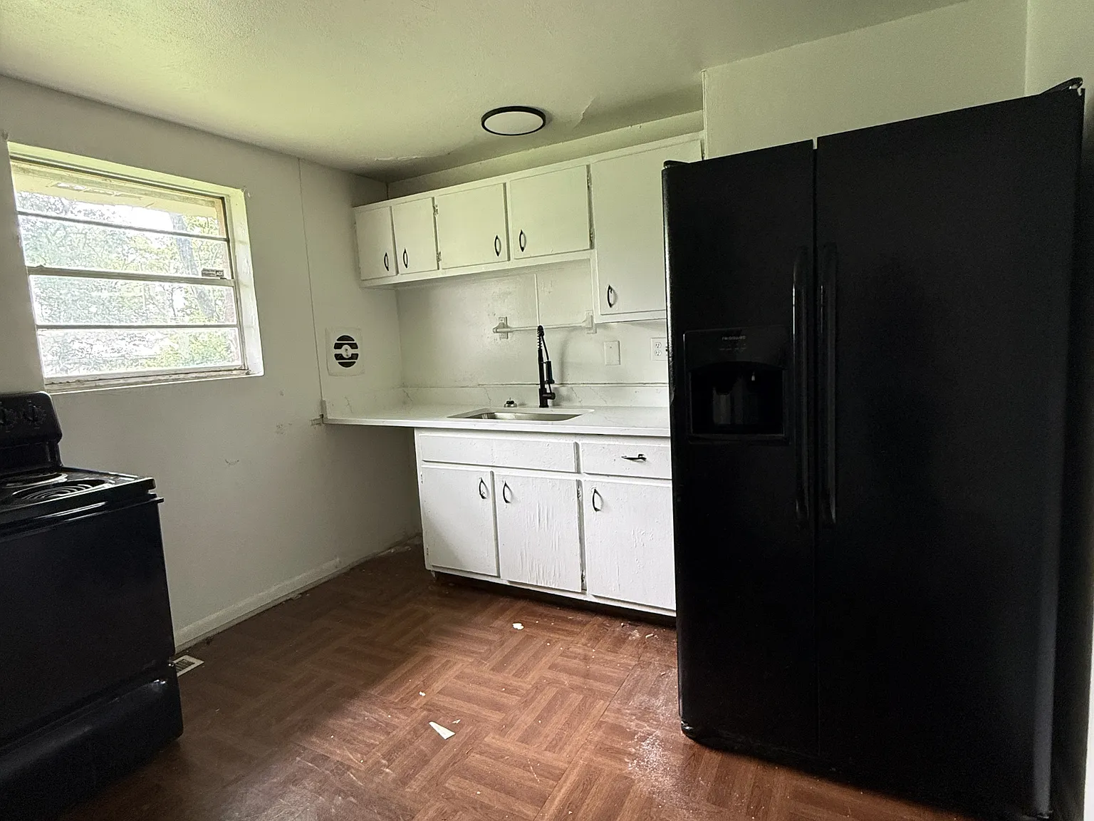 100-102 West Lindberg Drive - 102 — Photo 4