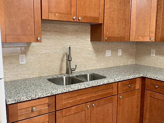 3rd image of 1142 Starbird Cir #4