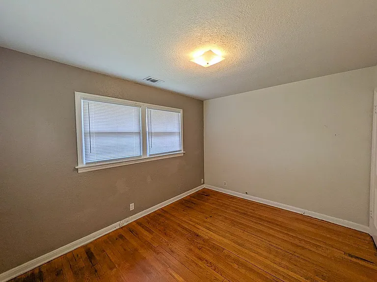 306 Bridal Wreath Ave — Photo 16