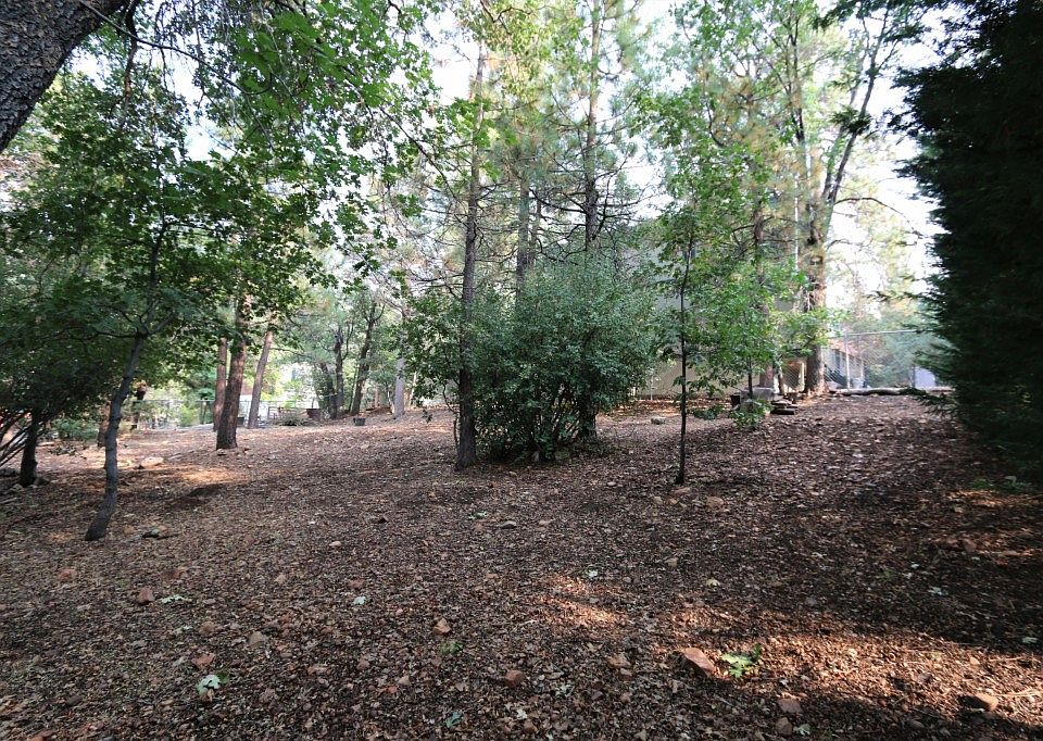2nd image of 740 Maple Ln