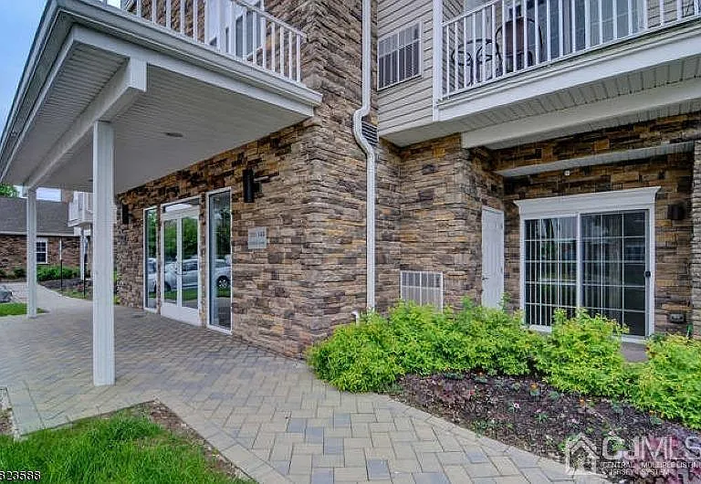 331 Pond Ln — Photo 25