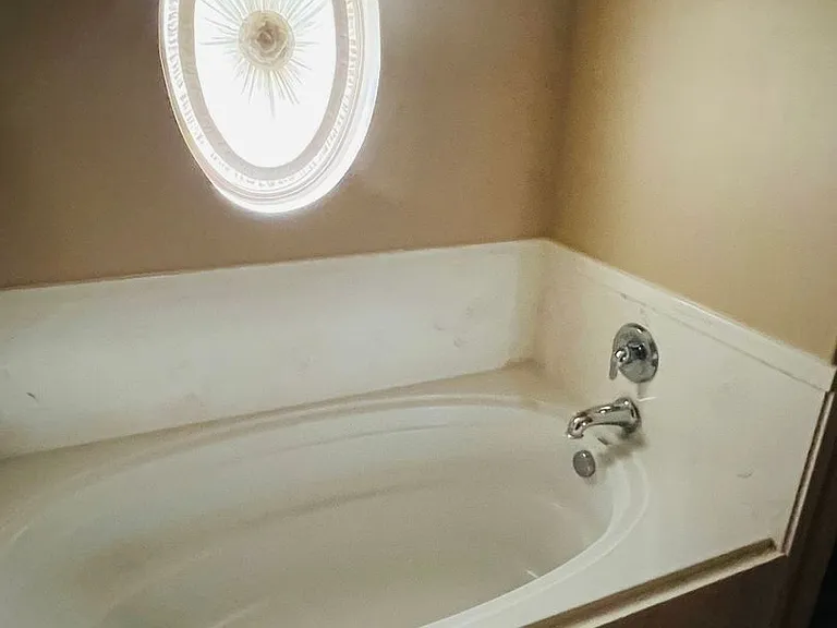 925 S 7450 E — Photo 32
