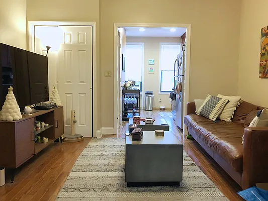 Rented by Compass | media 22