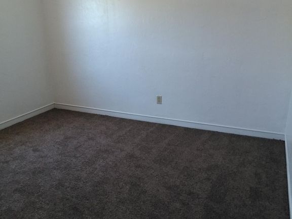 5th image of 3321 Porter Ave