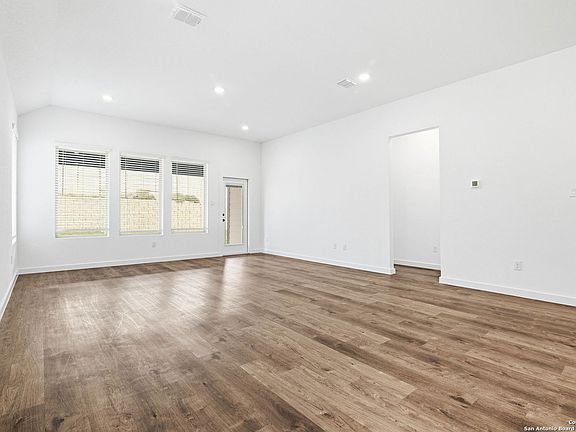 4th image of 12214 Vista Flats