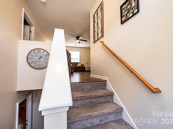 4th image of 5358 Oriole Ct