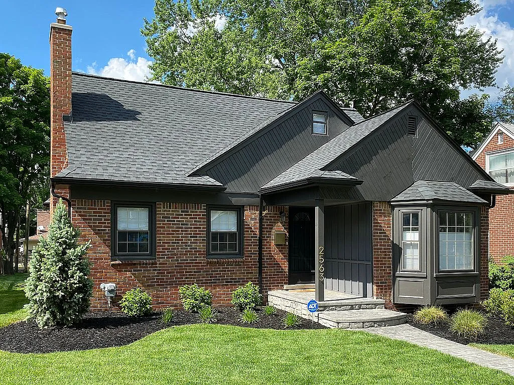 2563 Windemere Rd photo 1