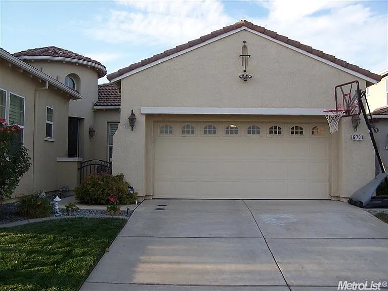 6701 Vilamoura Way photo 1