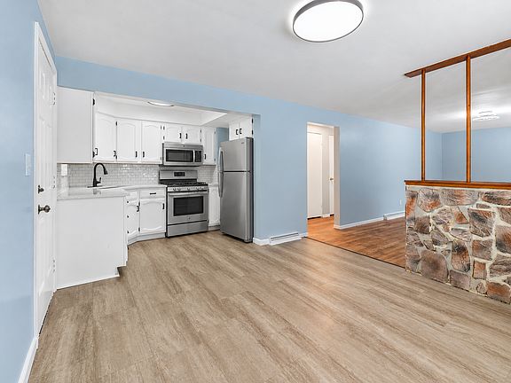 5th image of 152 W Patty Ln