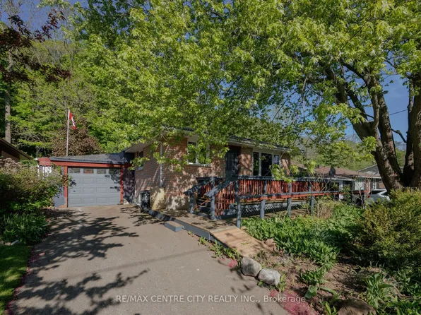 275 Frances St, Central Elgin, ON N5L 1A9